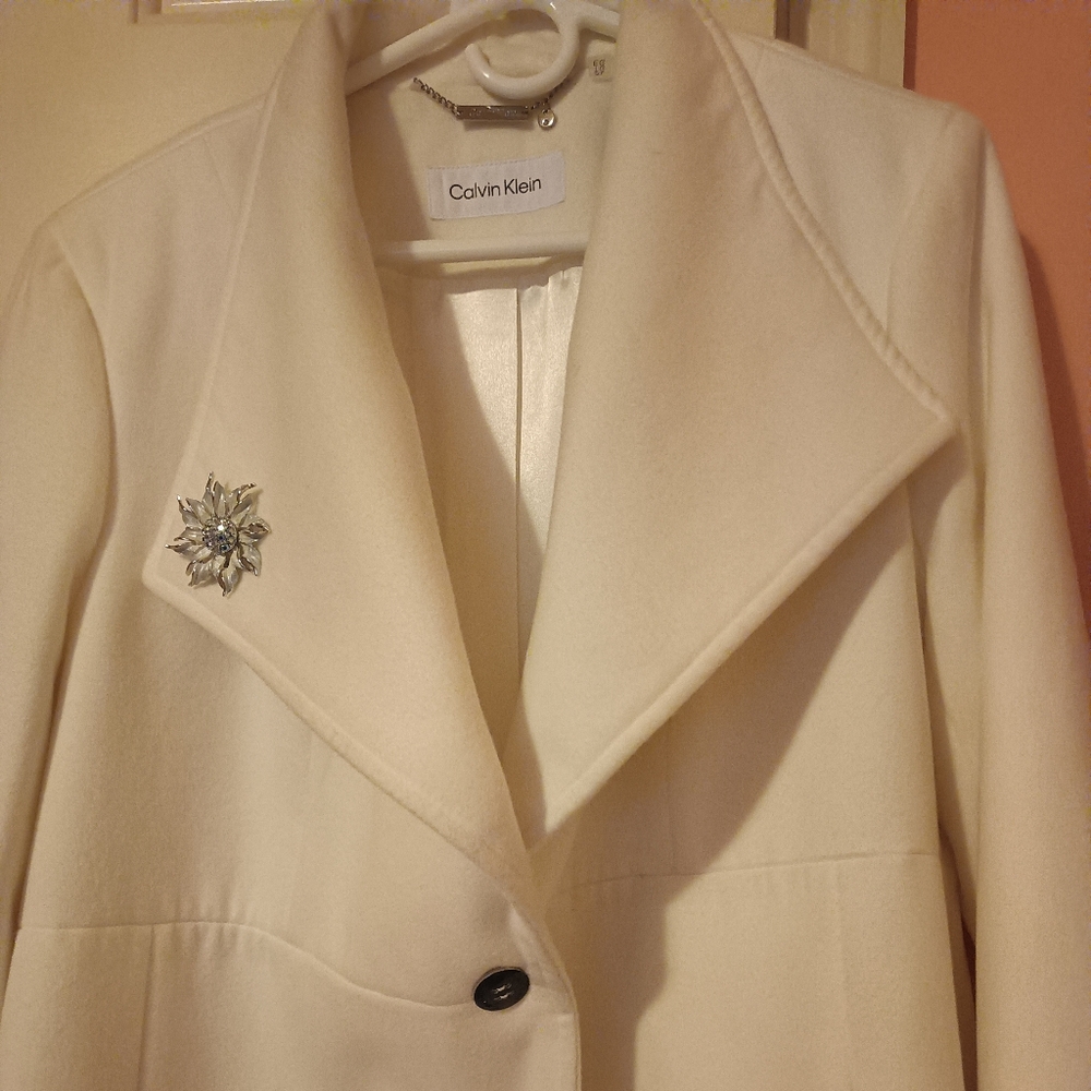 Elegant Like Wool Calvin Klein Women's White Coat, size XL - Picture 2 of 16